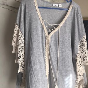 Short sleeve Gray and off White shirt